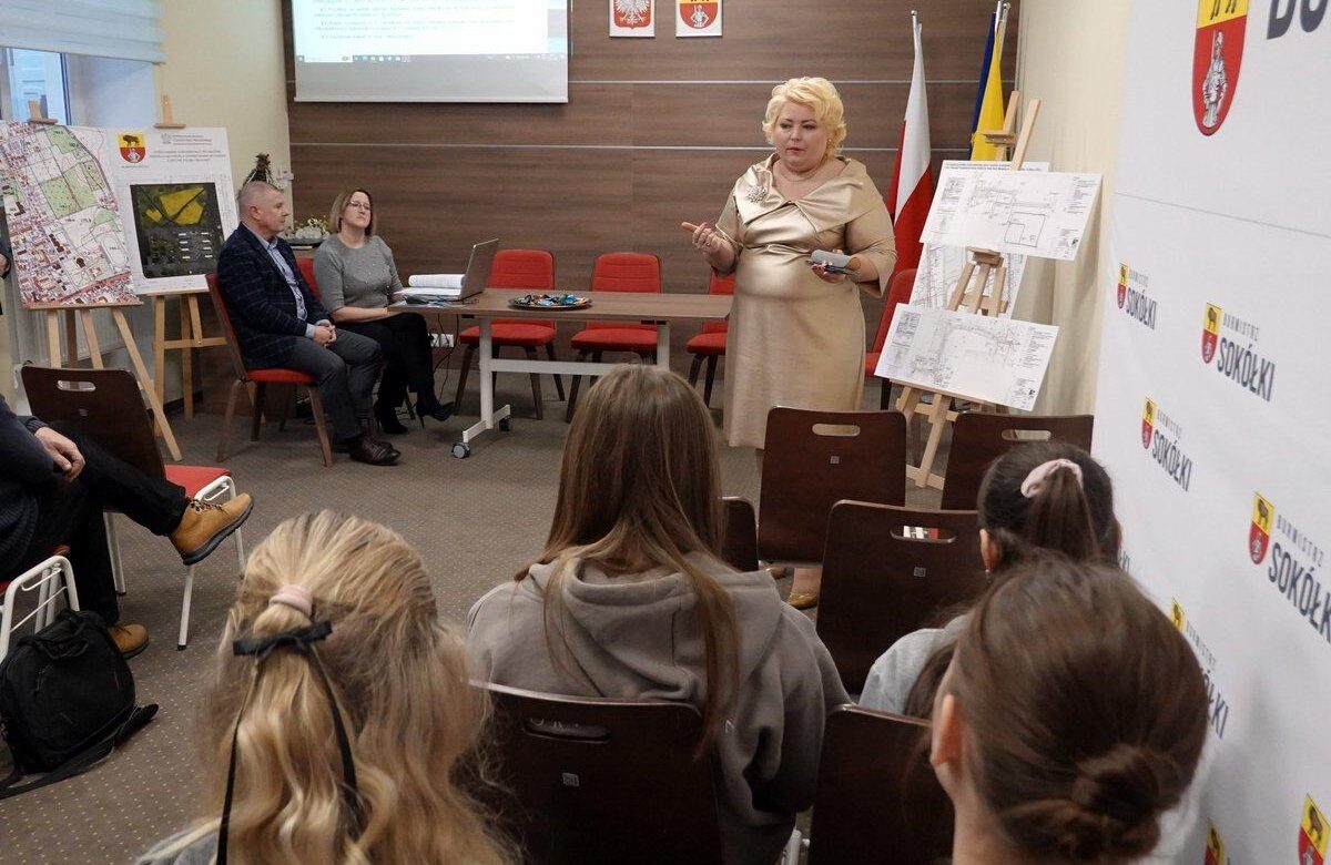 Wspólne Posiedzenie Młodzieżowej Rady Miejskiej i Rady Seniorów w Sokółce: Jednomyślne Poparcie dla Przyszłorocznego Budżetu